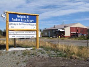 Anahim Lk airport (Martin Weinhold)