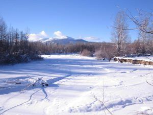 7 frozen river (A Little Snow)