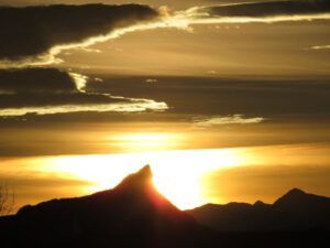 6 sunset (The Full Moon that Wasn’t)