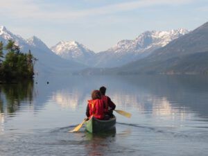 canoeing (Tatlayoko.)