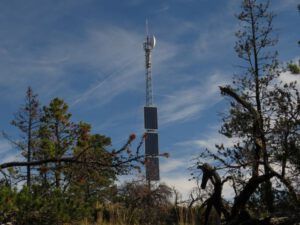 1b-tower-close (Kleena Kleene Internet Tower Update)