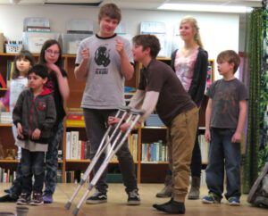 3 giraffe practice (The Lion King)