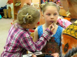 makeup budding artists (The Lion King)