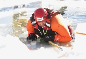 10 Doug 2 (SAR Ice Rescue Course)