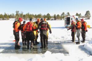 12 everyone on (SAR Ice Rescue Course)
