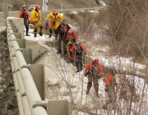 27 descending t the river best. (SAR Ice Rescue Course)