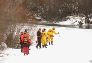 29 testing the ice (SAR Ice Rescue Course)