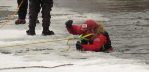 40 clare givin’ ‘er (SAR Ice Rescue Course)