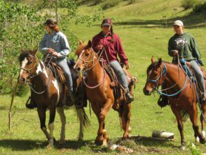 4 three girls (Precipice Cattle Drive 2021)