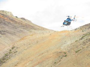 133 heli 1 (Perkins Peak fall colours.)