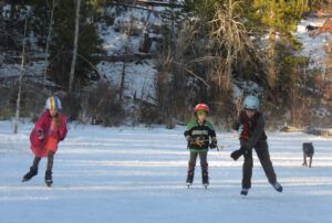 15 skate lake 2 (Arrival of Winter)